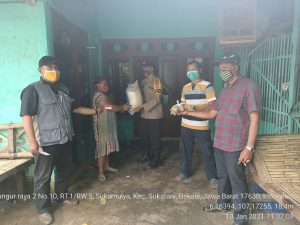 Polsek Sukatani Lakukan Giat Pengamanan Pembagian Bantuan Pangan Non Tunai