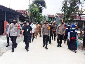 Kunjungi Kampung Tangguh,Wakapolda Metro Jaya Ajak Petugas Jangan Kendor Tangani Covid 19