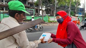 Lembaga Filantropi Berbagi Kasih Pada Pangais Rezeki Di Jalan Kota Bekasi