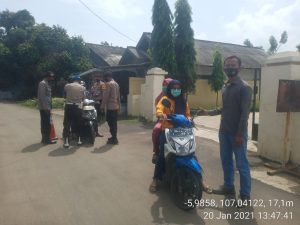 Polsek Muara Gembong Giat Operasi Yustisi Untuk Menghindari Covid 19 Di wilayah Muara Gembong