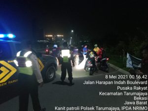 Giat Patroli Malam Polsek Tarumajaya Bubarkan puluhan Remaja yang sedang Nongkrong