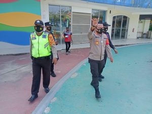 Polisi Bubarkan Warga Yang Berwisata di Wanaha Air Bekasi