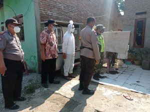 Hendak Nyebrang Gunakan Jalan Tikus Pemudik Di Halangi Pocong Dan Di Sweb Petugas