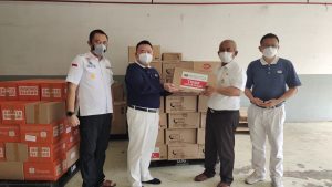 YAYASAN BUDDHA TZUCHI BERIKAN BANTUAN KE PEMKOT BEKASI BERUPA 100.000 MASKER DAN 50.000 Kg BERAS
