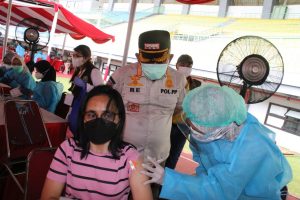 WALI KOTA APRESIASI PARA VAKSINATOR DAN KERJASAMA PERANGKAT DINAS ATAS BANTUAN SERBUAN VAKSINASI MASSAL