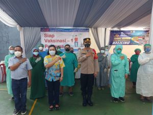 Polres Metro Bekasi Gelar Gerai Vaksin Keliling Gratis Di Pemukiman Zona Merah