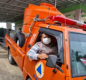 Perketat Prokes dan PPKM Darurat Kades Cipayung Kembali Semprotkan Disinfektan
