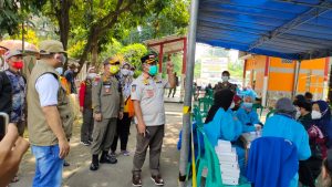 WALI KOTA KELILING 7 KECAMATAN PANTAU JALANNYA VAKSINASI 140.000 DI WILAYAH