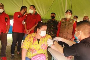 Wakil Walikota Bekasi Tinjau Pelaksanaan Vaksinasi Massal Di Jatiasih