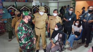 Wakil Wali Kota Bekasi Tinjau Vaksinasi yang diselenggarakan oleh TNI AU di Mall Pondok Gede