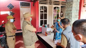 WALI KOTA DISTRIBUSIKAN OBAT DAN SEMBAKO LANGSUNG KE PASIEN TERPAPAR POSITIF