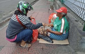 Inisiatif Pemuda Tambun Bantu Warga Terdampak Covid-19