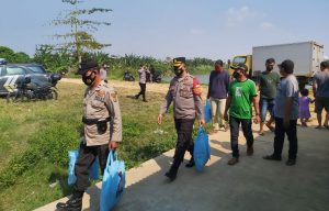 Polsek Medan Satria Terus Distribusikan Bantuan Sosial Untuk Warga