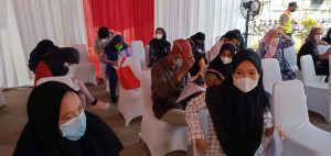 Ratusan Penumpang Commuter Line Dapatkan Vaksinasi Gratis