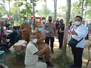 Monitoring Dan Pengamanan Gerai Vaksin Merdeka Di Lakukan Polsek Serang Baru