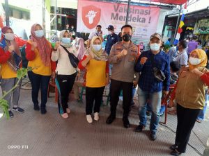 Warga Kelurahan Pejuang Dapatkan Vaksin Merdeka Dari Polsek Medan Satria