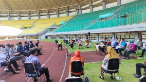 RAKOR DENGAN PERUSAHAAN INDUSTRI DAN PELAKU UMKM DI KOTA BEKASI, WALI KOTA SIAPKAN VAKSIN AZTRAZENECA YANG DITARGETKAN 49.000 DOSIS