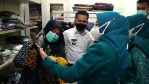 Ibu Pj Bupati Bekasi Kunjungi Butik Batik Samara Setia Asih