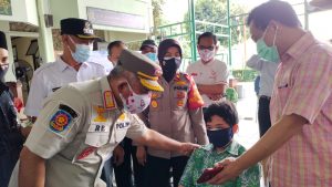 Walikota Bekasi Pantau Vaksin Anak Di Smp Al Azhar Jaka Permai