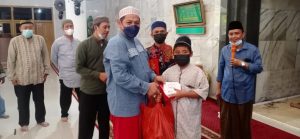 Santunan anak yatim oleh DKM Masjid Al Hidayah dan IKRAMA