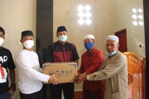 Wawali Kota Bekasi Bersama Basnaz Pusat Berikan Paket GMB Untuk Masjid