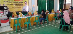 1800 Warga Dapatkan Vaksin Gratis Partai Golkar Kabupaten Bekasi
