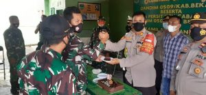 Kue Ulang Tahun Mewah Di Berikan Polsek Serang Baru Pada Koramil Di hari Jadi TNI 76 Tahun