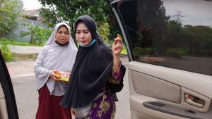 Srikandi Aliansi Ormas Bekasi Rutin Berikan Bantuan Jumat Mubarok