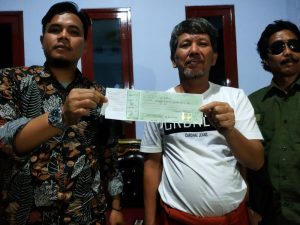 Kecewa Tidak Juga Membayar Sangkutan Hutang, Rumah Mantan Ketua Partai Di Datangi Warga
