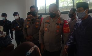 Mengendarai Sepeda Kapolres Metro Bekasi Tinjau Vaksinasi Anak Di Karangbahagia Dan Cikarang Utara