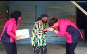 Bakti Sosial Di Lakukan Ketua Bhayangkari Polres Masuji