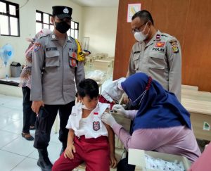205 Siswa SDN Kedung Pengawas 01 Ikuti Vaksinasi Covid 19