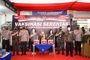 Kapolda Metro Jaya Meninjau Gerai Vaksinasi di Tambun Selatan