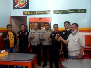 Makan Bakso Bersama Kapolres Pastikan Pedagang Bakso Tetap Membuka Usahanya