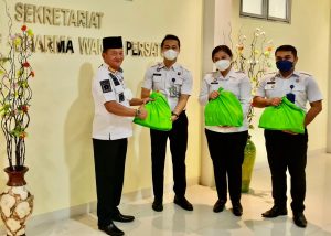 Paket Daya Tahan Tubuh Di Bagikan untuk Pegawai Lapas Kelas IIA Cikarang