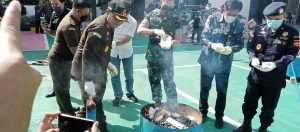 Ribuan Barang Bukti Di Musnahkan Kejaksaan Negeri Cikarang