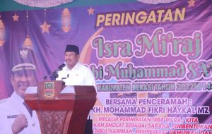 Plt Bupati Bekasi Akhmad Marjuki Hadiri Peringatan Isra Miraj di Cikarang Selatan