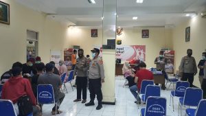 Vaksinasi Booster Tahap Tiga Polsek Cikarang Barat Kembali Di Padati Warga