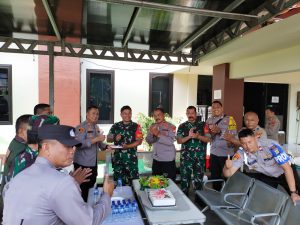 Kodim 0509 Berikan Ucapan Khusus Pada Polsek Cikpus Di Hari Bhayangkara 76