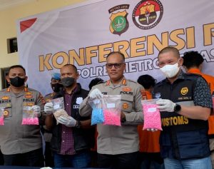 Polres Metro Bekasi Bekuk 3 Pengedar Narkoba Jaringan Internasional
