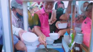 Pamiso Meriahkan HUT Jadi Kabupaten Kerawang Gratiskan 3890 Porsi Bakso