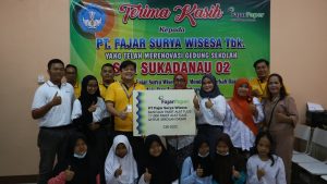 17.000 Paket Alat Tulis Diberikan Fajarpeper ke 54 Sekolah Dasar di Kabupaten Bekasi
