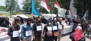 Penolakan Relokasi Pedagang Terus Di Gencarkan FKP2B Dengan Kepung Kantor Bupati Bekasi
