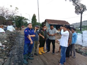 Atasi Longsor TPA Burangkeng, Dinas LH Kab Bekasi Kerahkan Alat Berat dan Petugas dari 6 UPTD Kebersihan