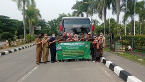 Pemkab Bekasi Lepas 4 Keluarga Transmigran Menuju Sultra