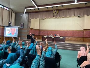 Plt Ketua TP PKK Lakukan Seminar Belajar Komunikasi Yang pas Dengan bahasa Tubuh