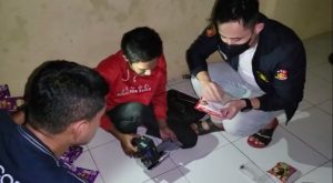 Polisi Berhasil Bongkar Peredaran Produk Makanan – Minuman Kadaluarsa yang di Perjualbelikan