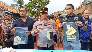 Satreskrim Polres Metro Bekasi Unit Jatanras berhasil mengamankan 6 pelaku Komplotan perampok mobil pick-up