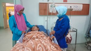 Tukang Kayu Di Bekasi Alami Luka Bacok Usai Jadi Korban Pembegalan