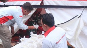 Papmiso Dan Hippindo Berikan Bakso Hangat Gratis Untuk Warga Korban Gempa Cianjur